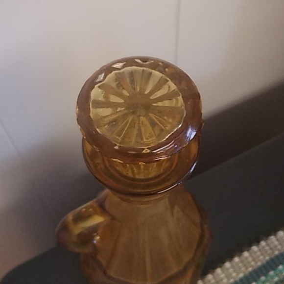 Oil/Vinegar Vintage Decanter - Picture 3 of 7